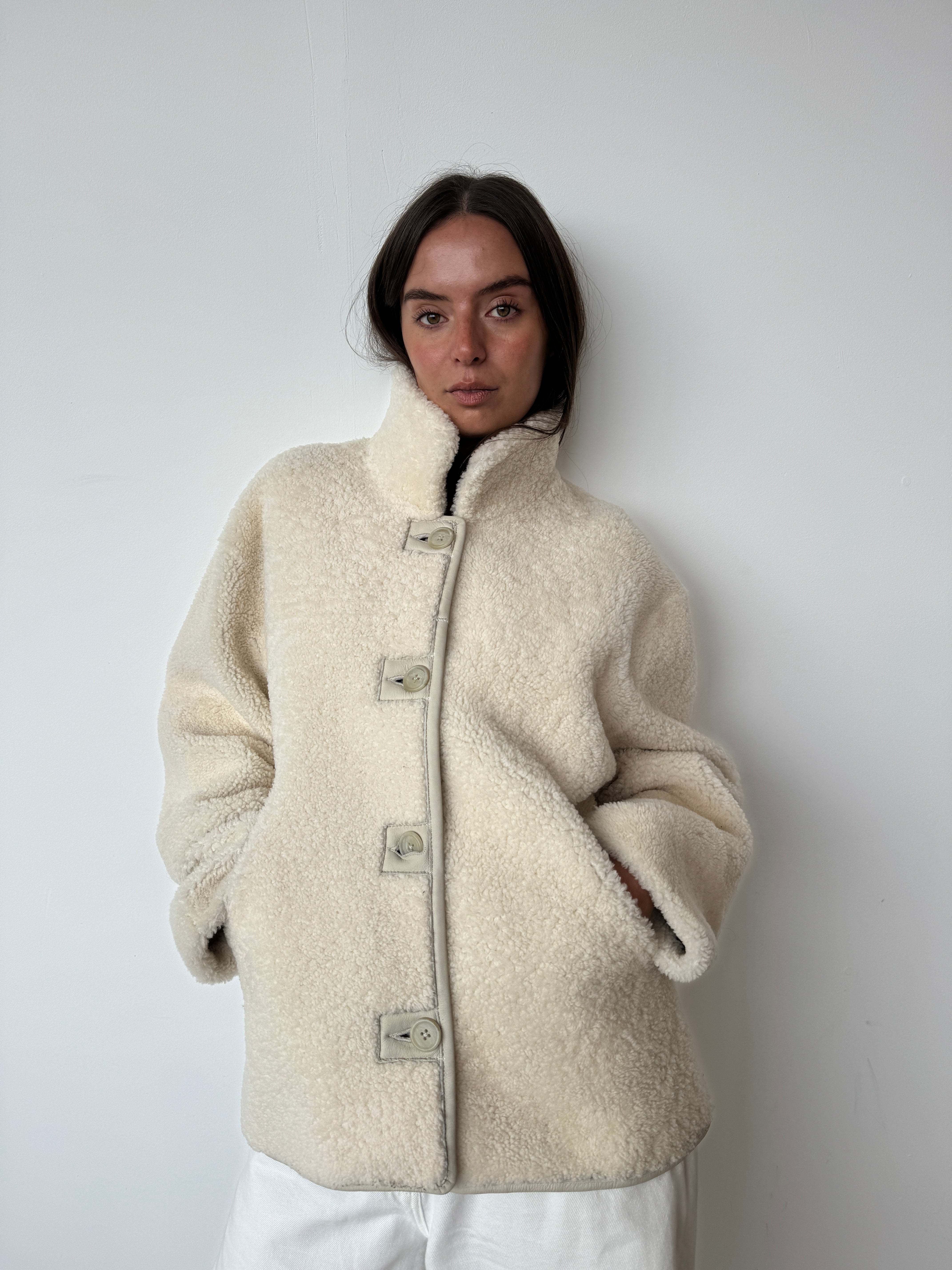 GUSHLOW & COLE SAMPLE SALE – Curate & Rotate