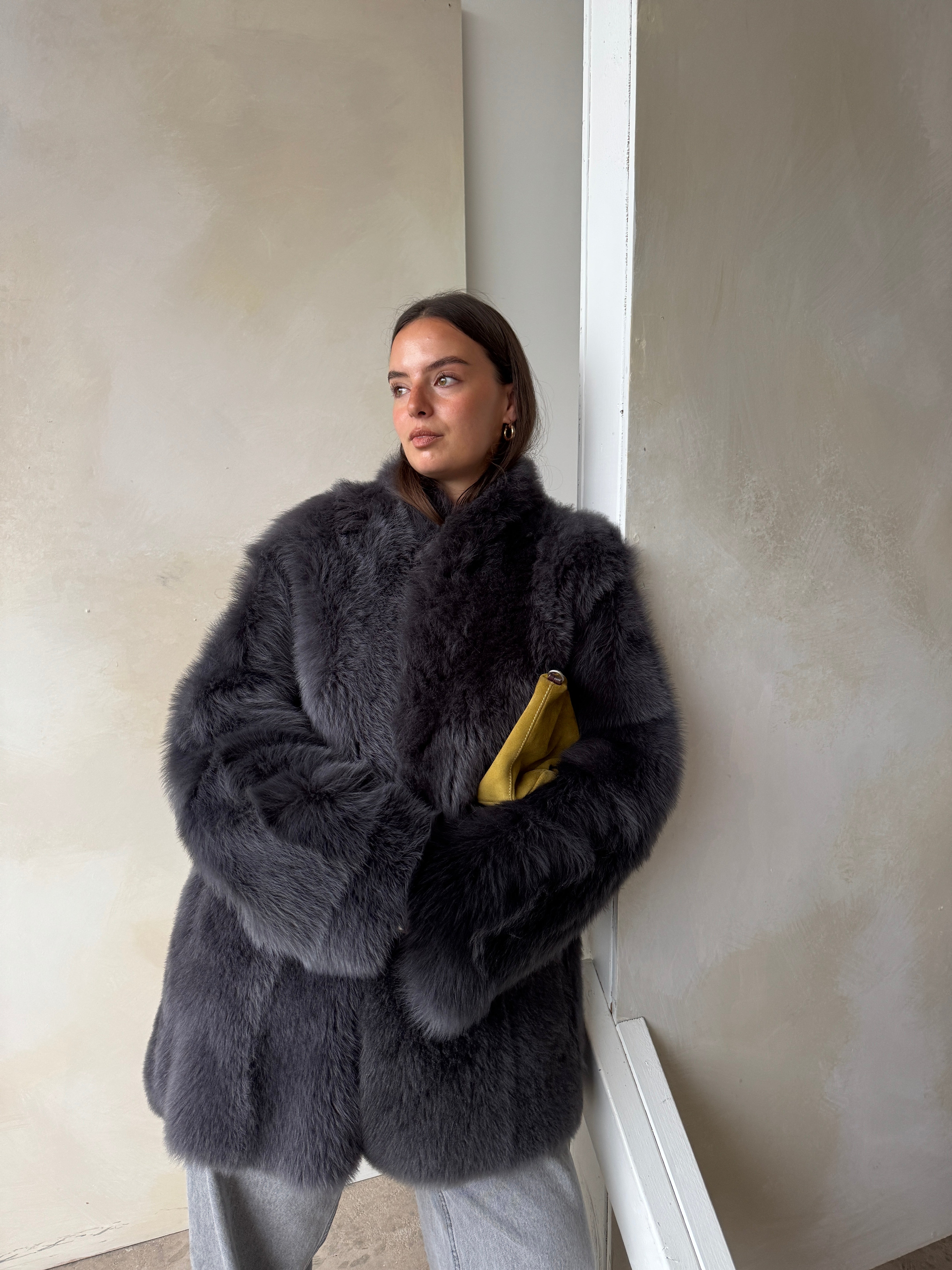 GUSHLOW & COLE ムートンストール Storm Green Shearling Shawl Scarf | Womens | Gushlow & Cole
