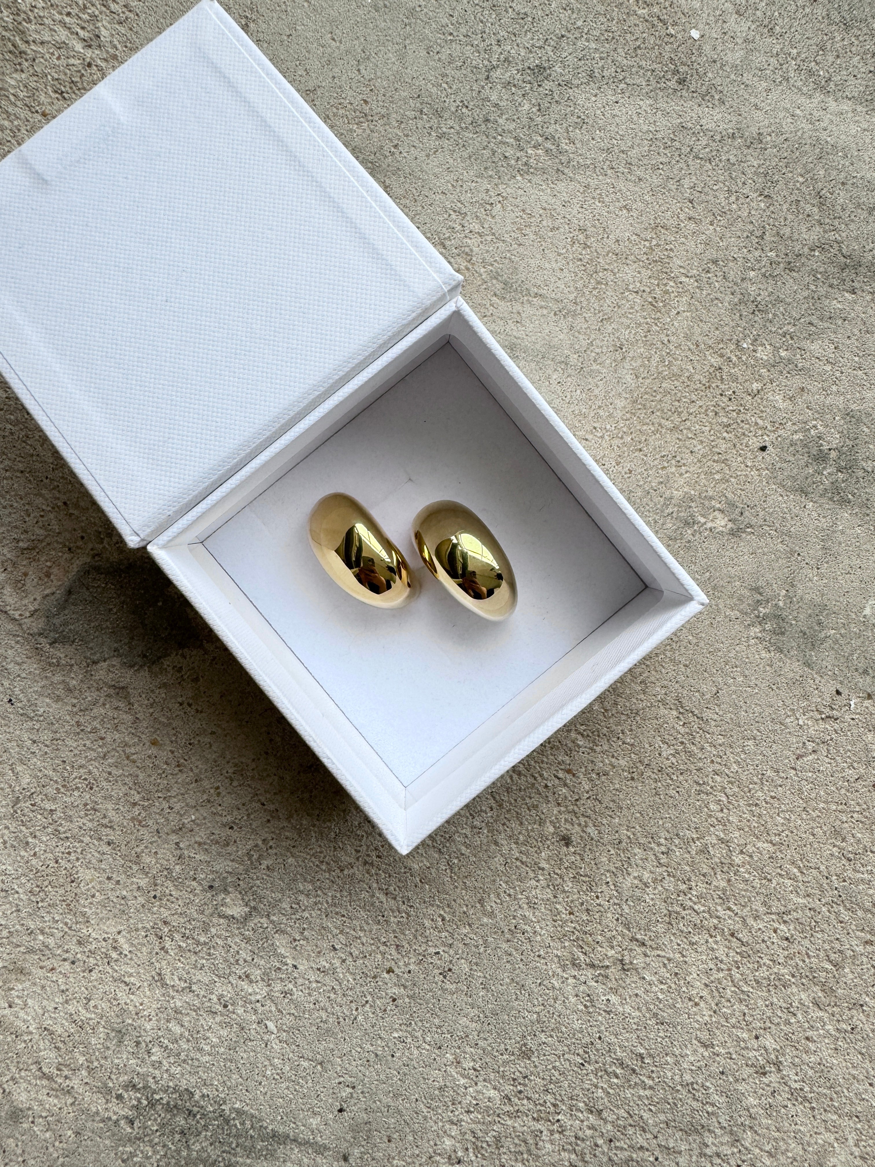 Mejuri Gold Mega Dome Earrings – Curate & Rotate