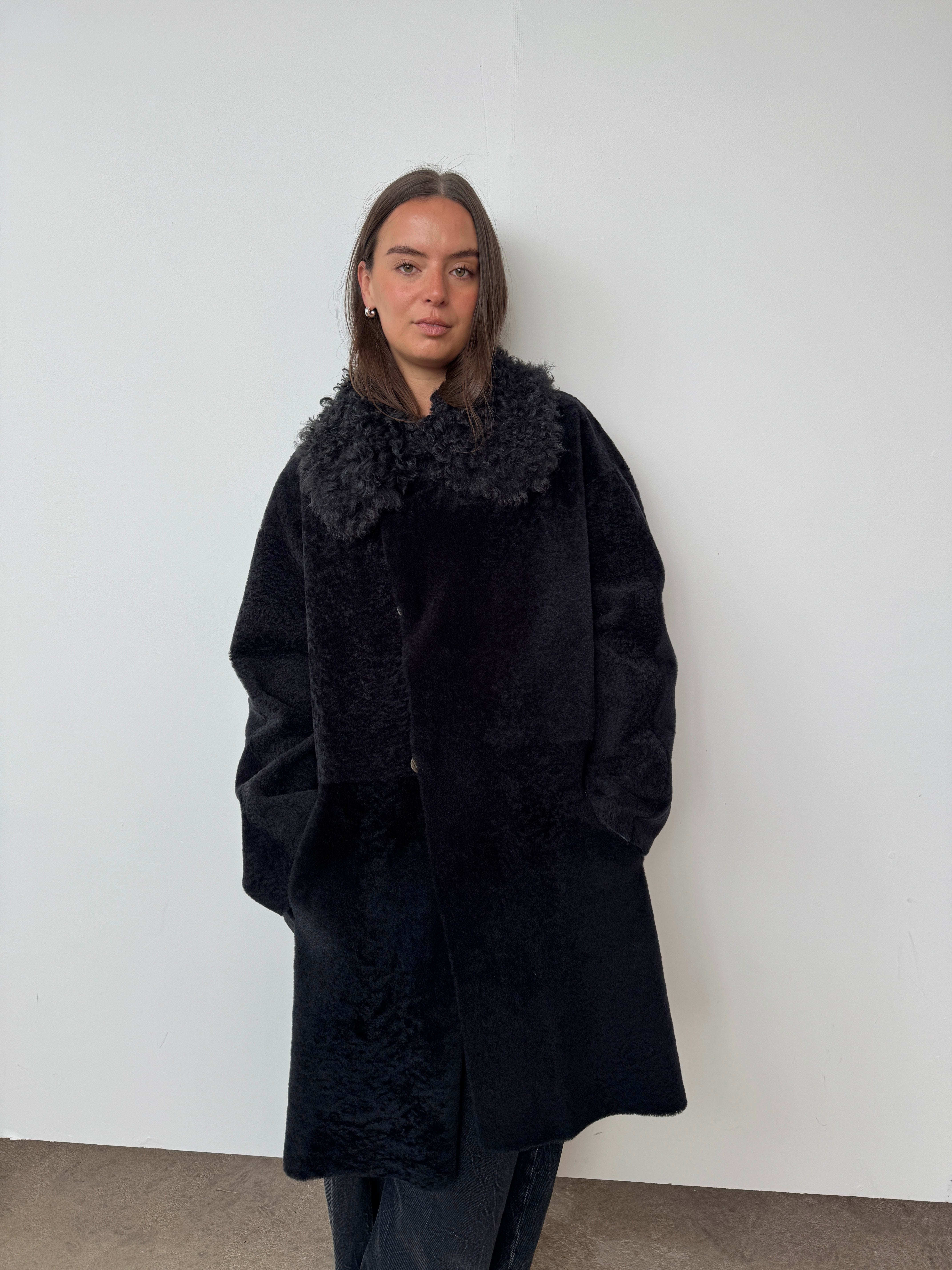 GUSHLOW & COLE SAMPLE SALE – Curate & Rotate